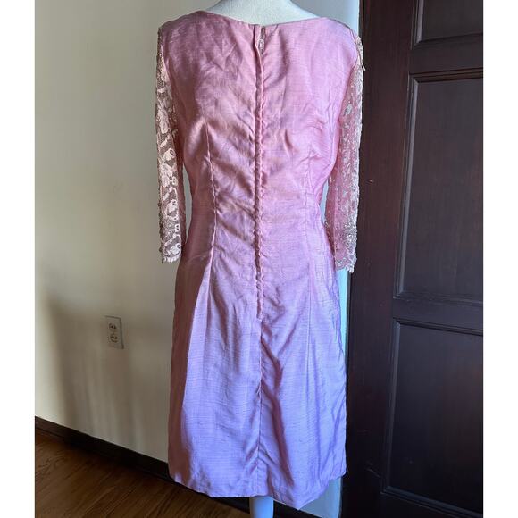 60's VINTAGE | Pink Sheath Cocktail Dress with Jeweled Lace Sleeves | Size 10 - Picture 4 of 6